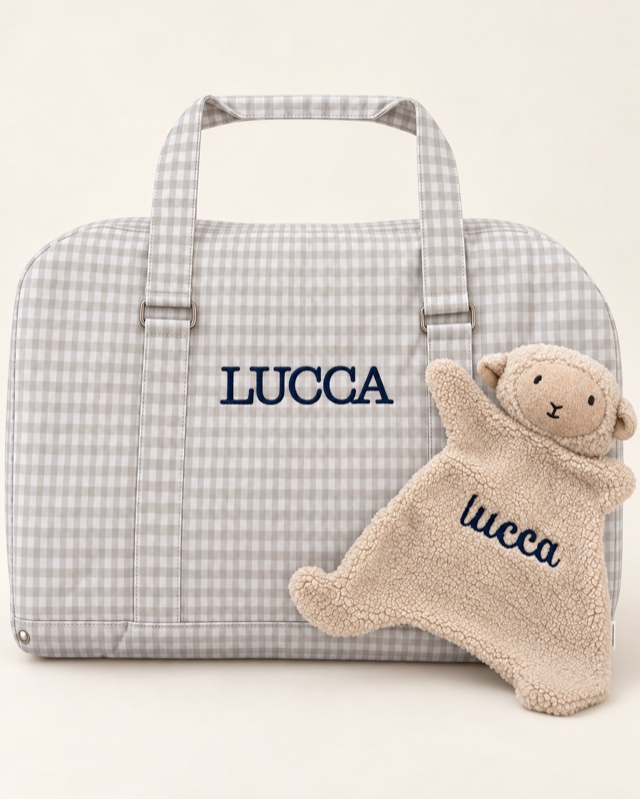 Gingham travel bag & lamb comforter
