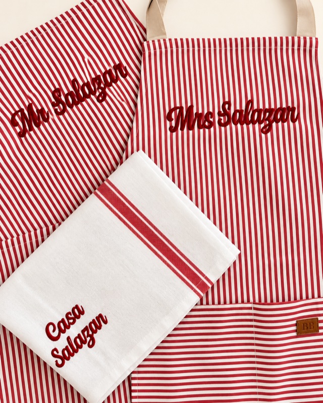 Striped aprons & kitchen towel